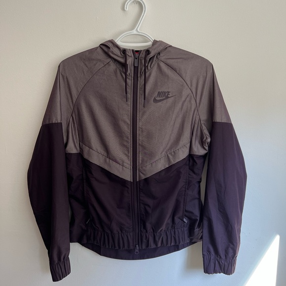 Nike Two-Toned Purple Windbreaker - Picture 1 of 3